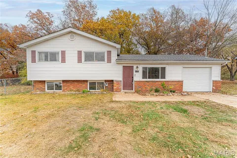 $214,000 | 1716 Debbie Drive, High Ridge, MO 63049