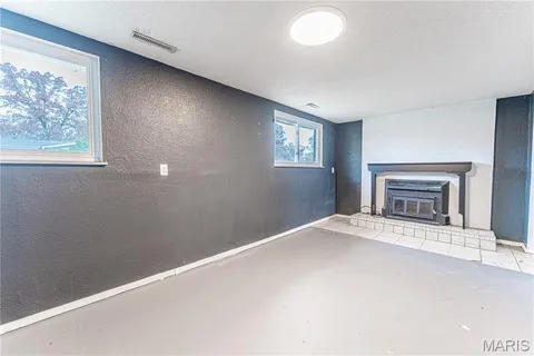 $214,000 | 1716 Debbie Drive, High Ridge, MO 63049