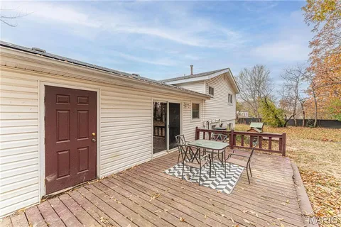 $214,000 | 1716 Debbie Drive, High Ridge, MO 63049
