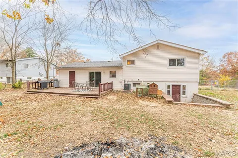 $214,000 | 1716 Debbie Drive, High Ridge, MO 63049