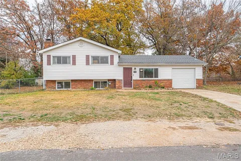 $214,000 | 1716 Debbie Drive, High Ridge, MO 63049