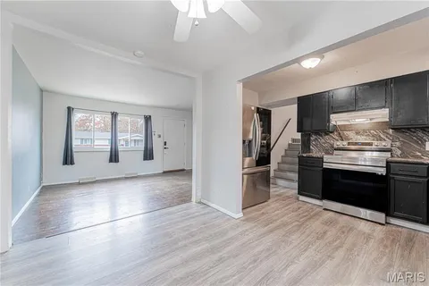 $214,000 | 1716 Debbie Drive, High Ridge, MO 63049