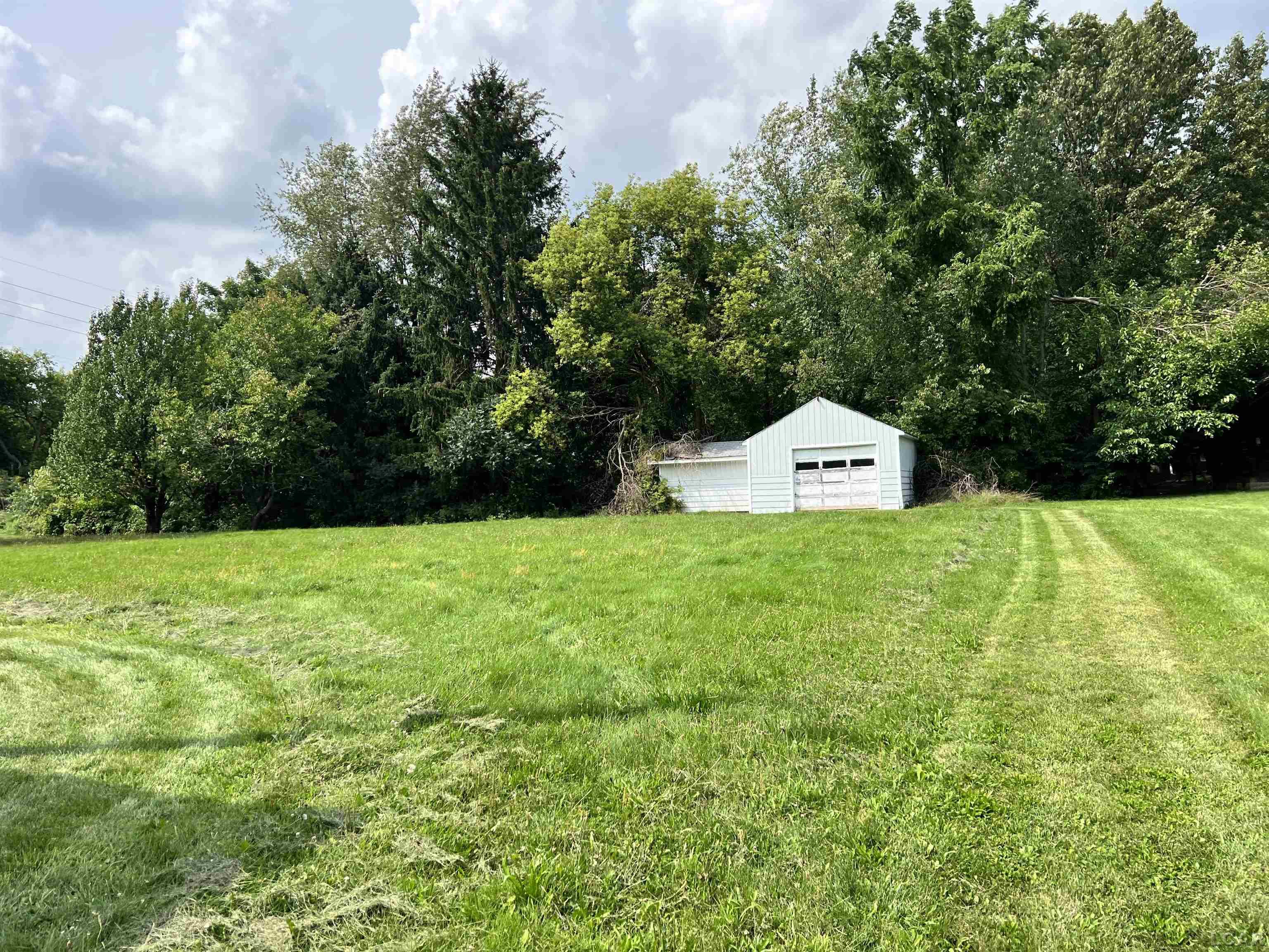2342 East Carleton Road Adrian, MI 49221 - Photo 9 of 12 50118555-8.JPG