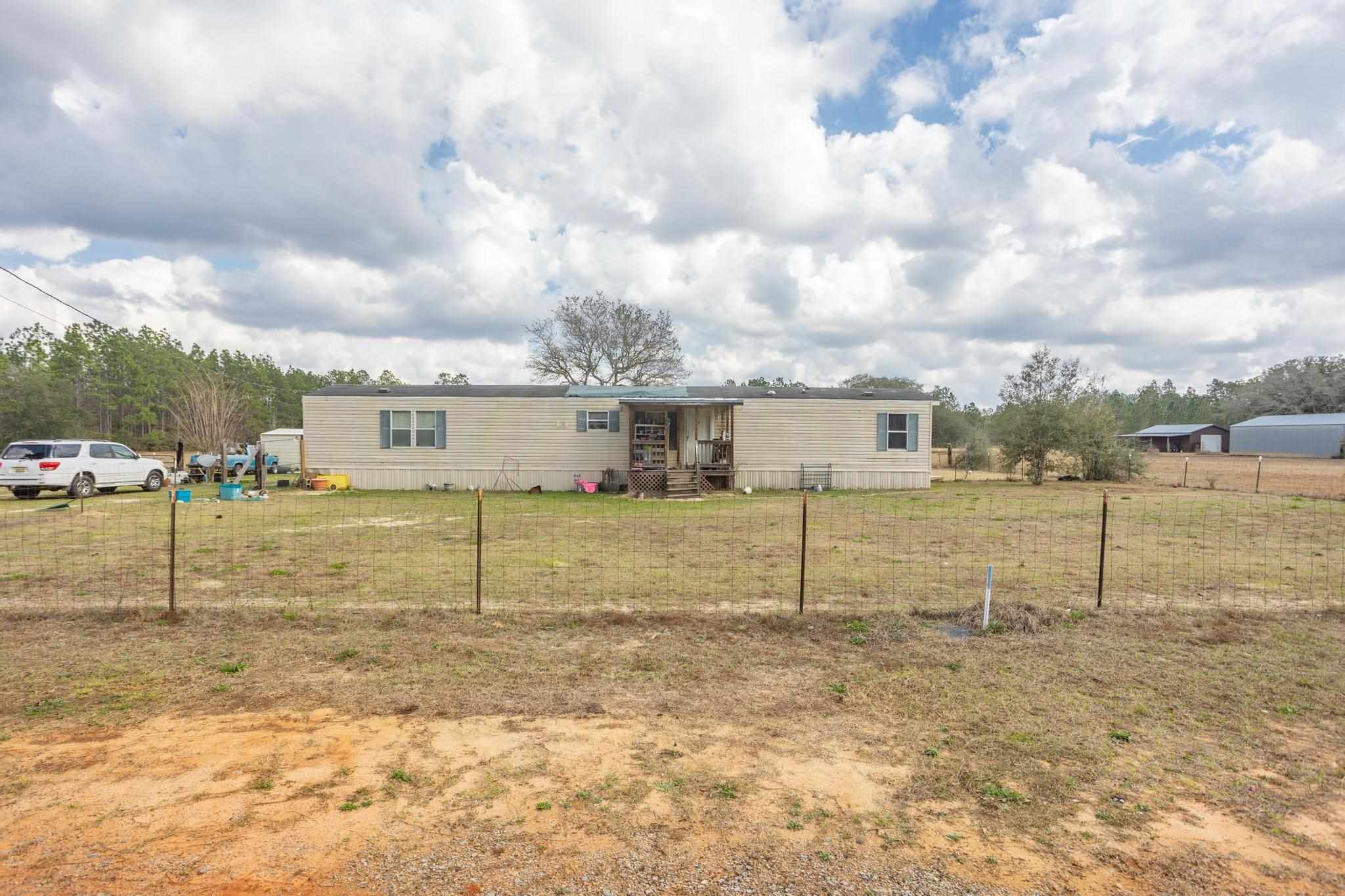 6896 Deception Road Milton, FL 32583 - Photo 2 of 9