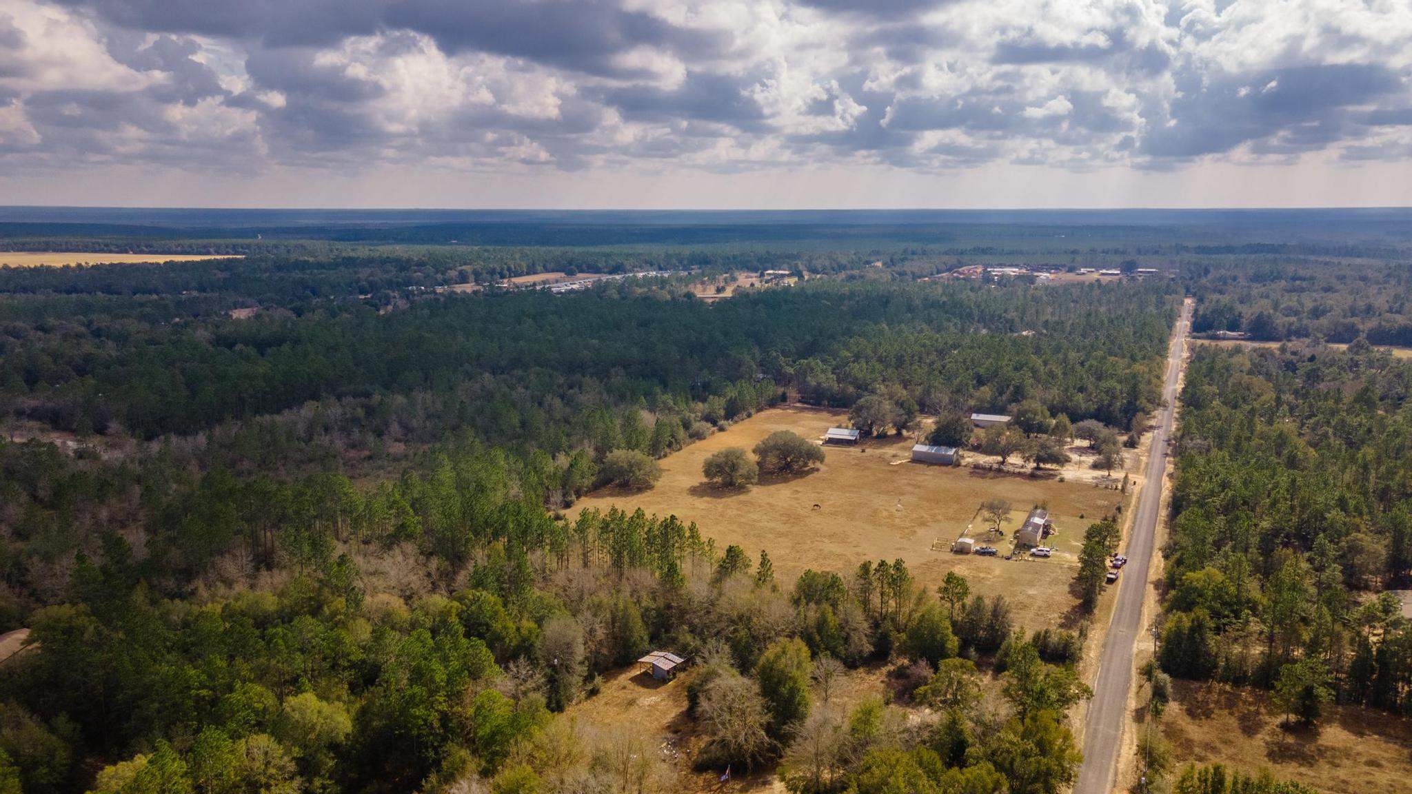 6896 Deception Road Milton, FL 32583 - Photo 5 of 9