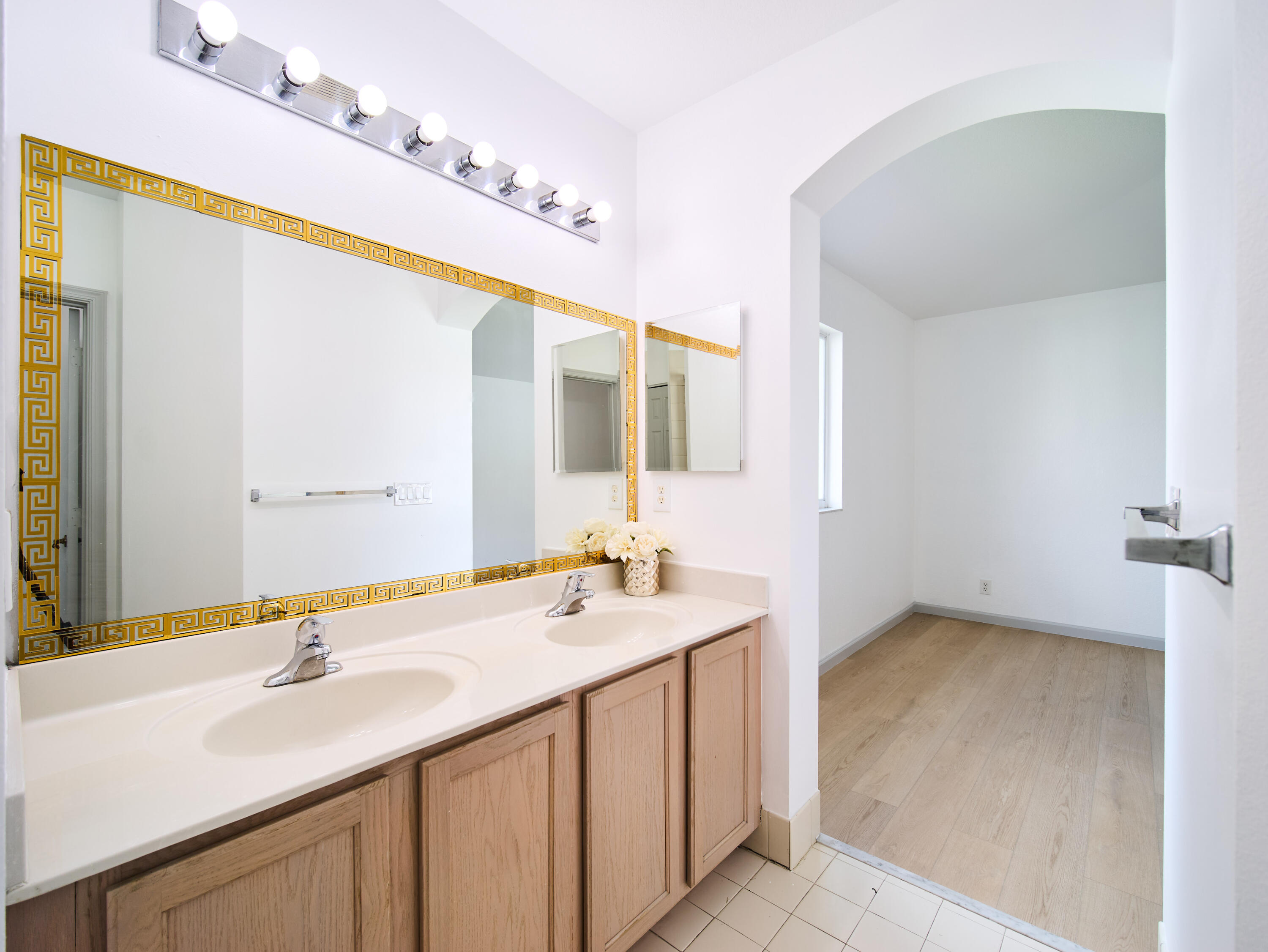 2052 Oakhurst Way Riviera Beach, FL 33404 - Photo 16 of 36 P1172427_HDR