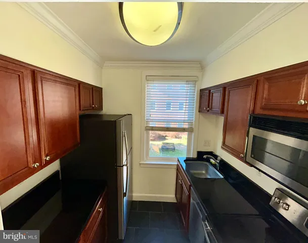 $2,000 | 719 South St Asaph Street, Unit 201, Alexandria, VA 22314