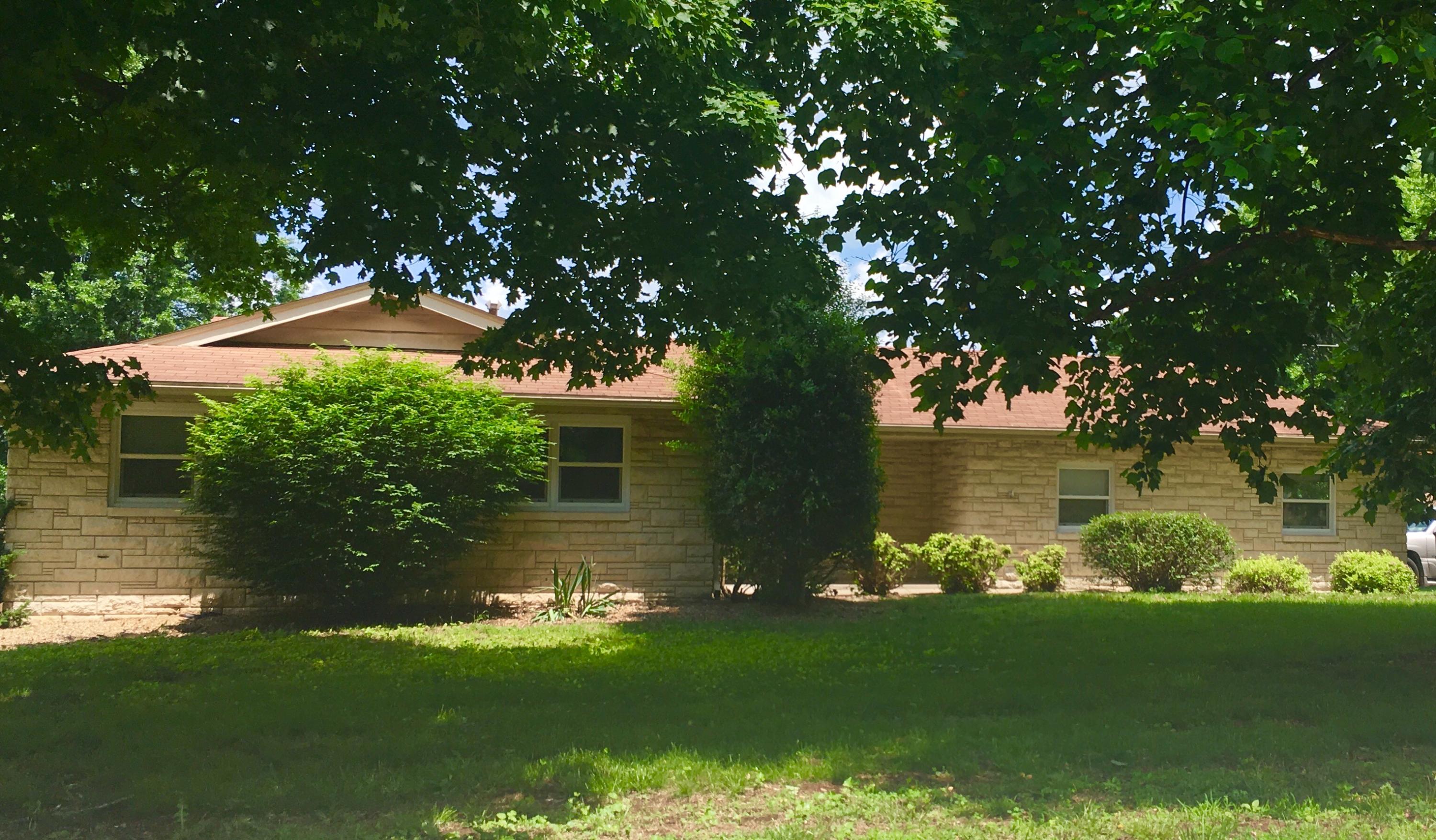 1445 East Smith Street Springfield, MO 65803 - Photo 1 of 1 2C6A2338-403B-4EC0-BEEB-07B617F62673