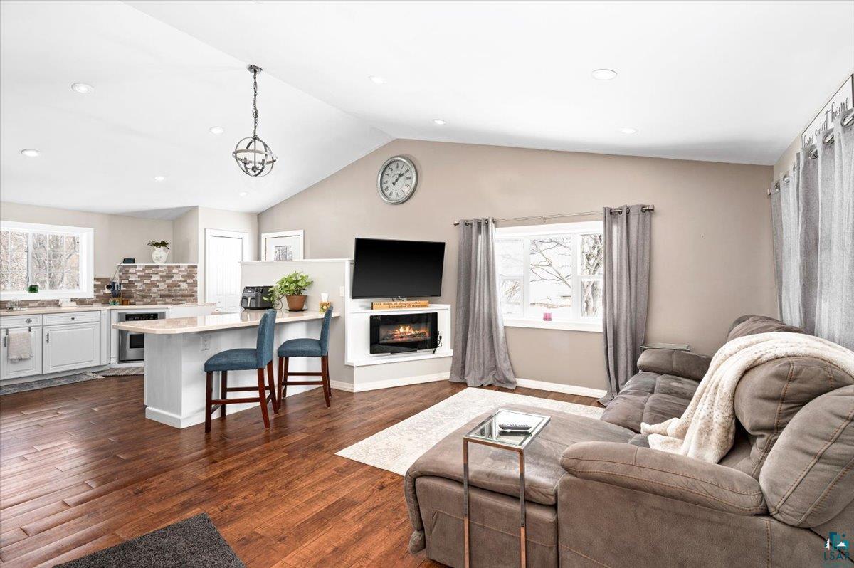 203 Maple Grove Road Duluth, MN 55811 - Photo 3 of 26 Gallery Image 3