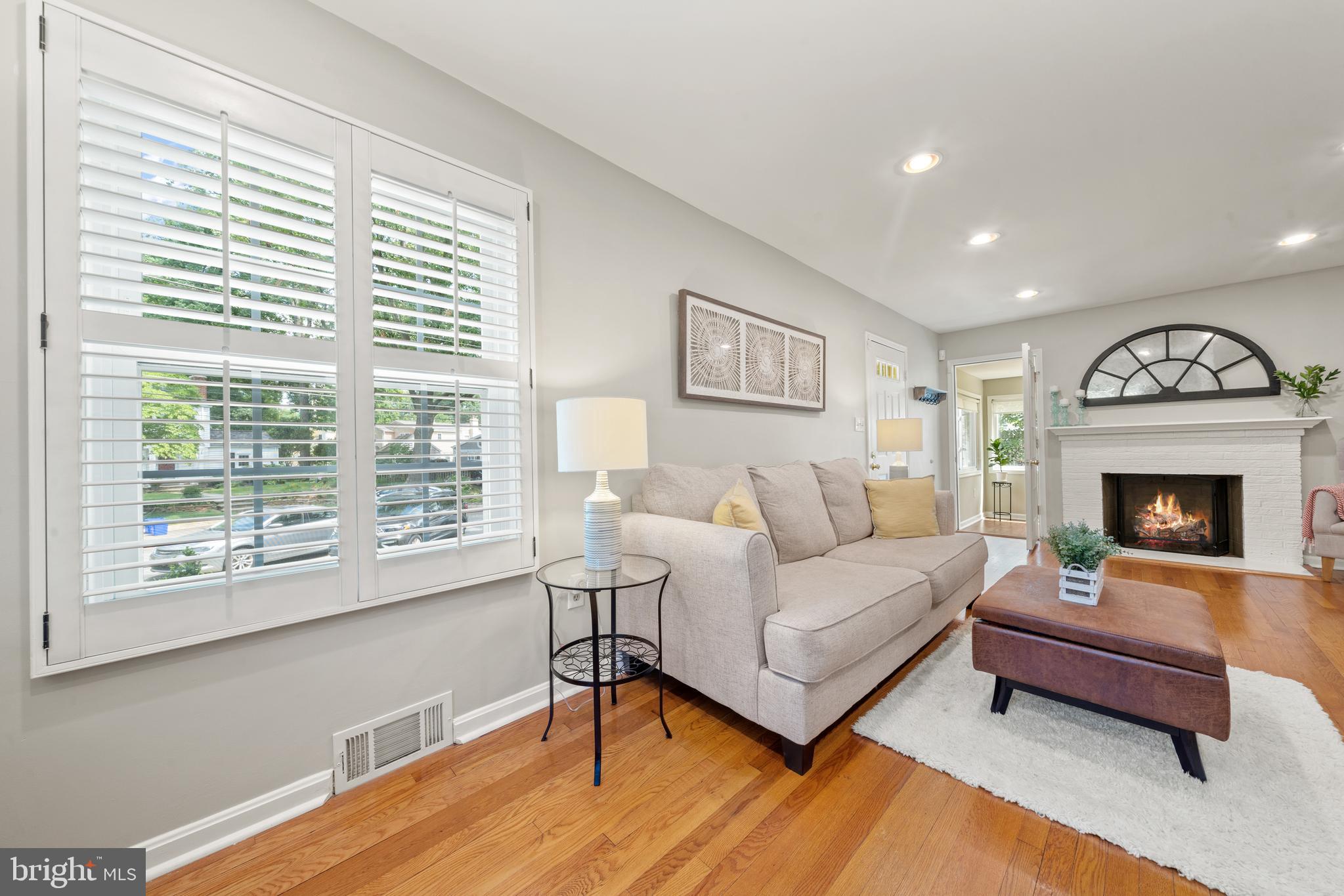 2 Whitestone Court Silver Spring, MD 20901 - Photo 3 of 35