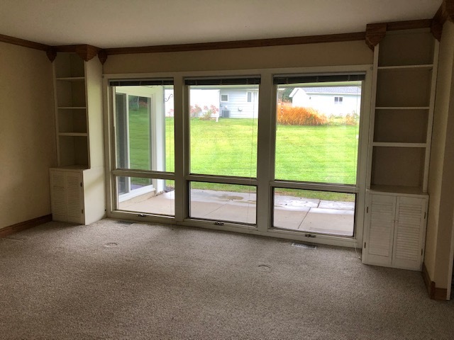 1035 Hermitage Lane Hoffman Estates, IL 60169 - Photo 9 of 21