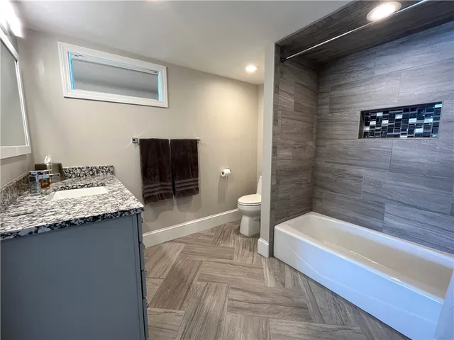 $5,500 | 83 Eustis Avenue, Newport, RI 02840