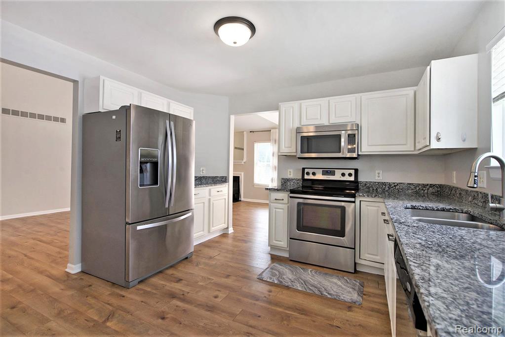 3381 Cromwell Road Ann Arbor, MI 48105 - Photo 12 of 35