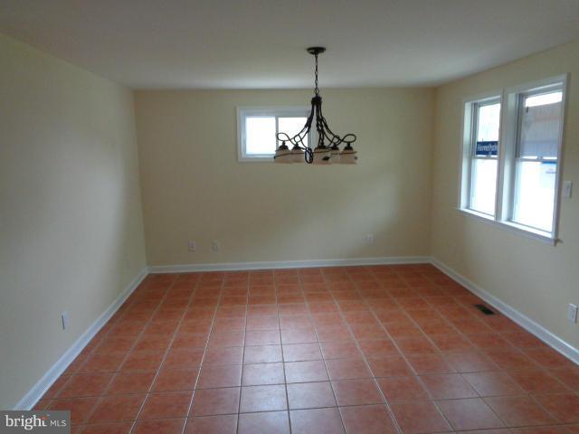 321 St Georges Road Baltimore, MD 21221 - Photo 6 of 21 Dining Room