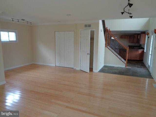 321 St Georges Road Baltimore, MD 21221 - Photo 8 of 21 Living Room
