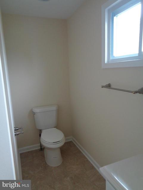 321 St Georges Road Baltimore, MD 21221 - Photo 9 of 21 Bath