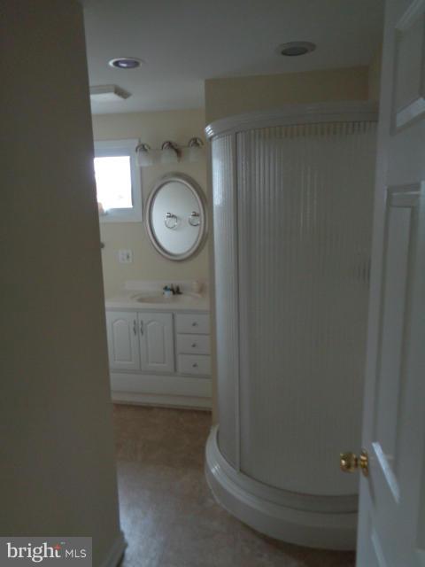 321 St Georges Road Baltimore, MD 21221 - Photo 10 of 21 Bath