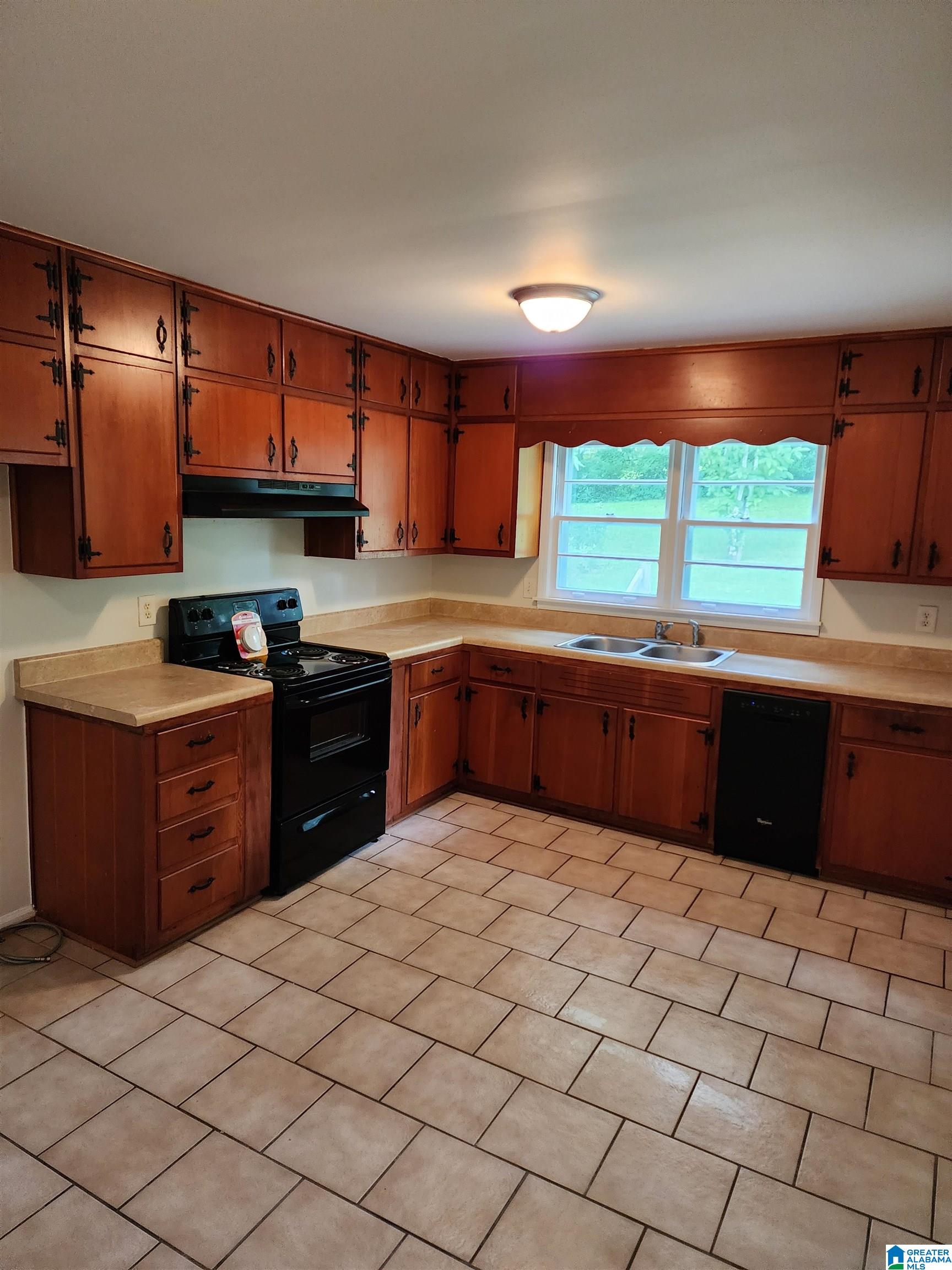 828 Idlewood Road Birmingham, AL 35235 - Photo 3 of 6 Gallery Image 3