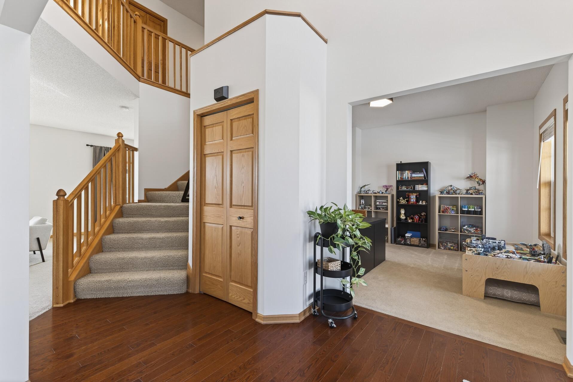 9465 Glacier Road Minnetrista, MN 55375 - Photo 4 of 45