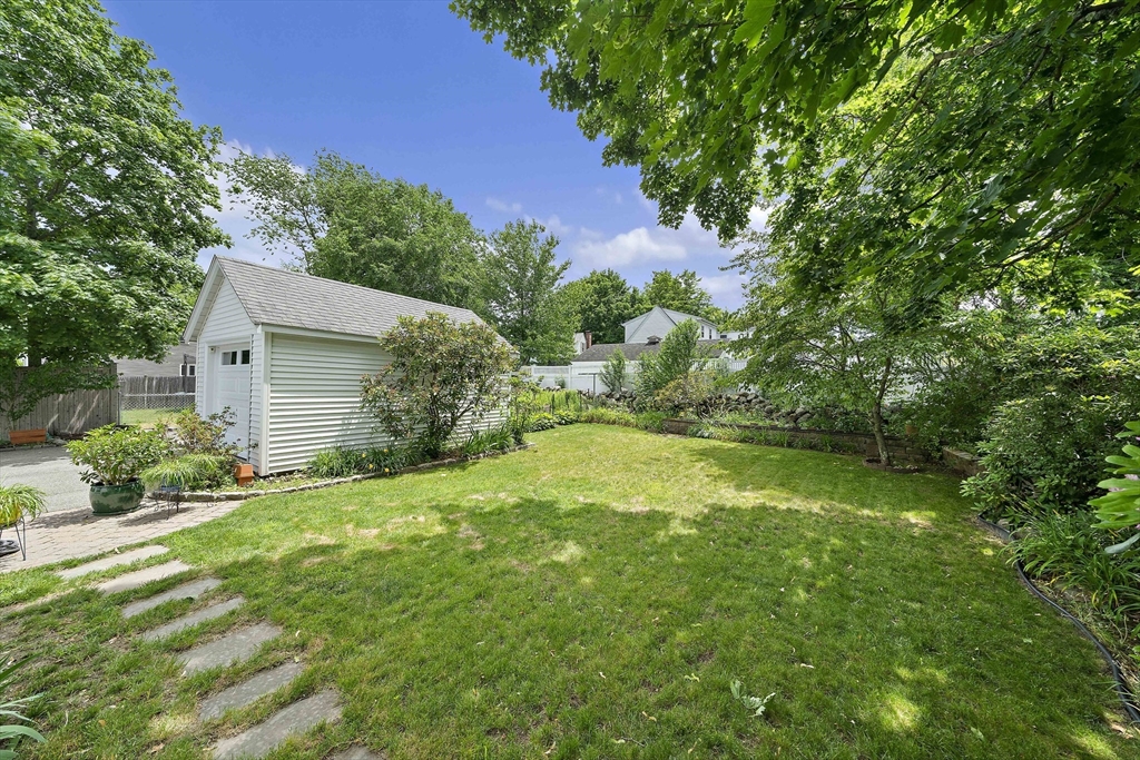 10 Waldron Road Braintree, MA 02184 - Photo 38 of 41