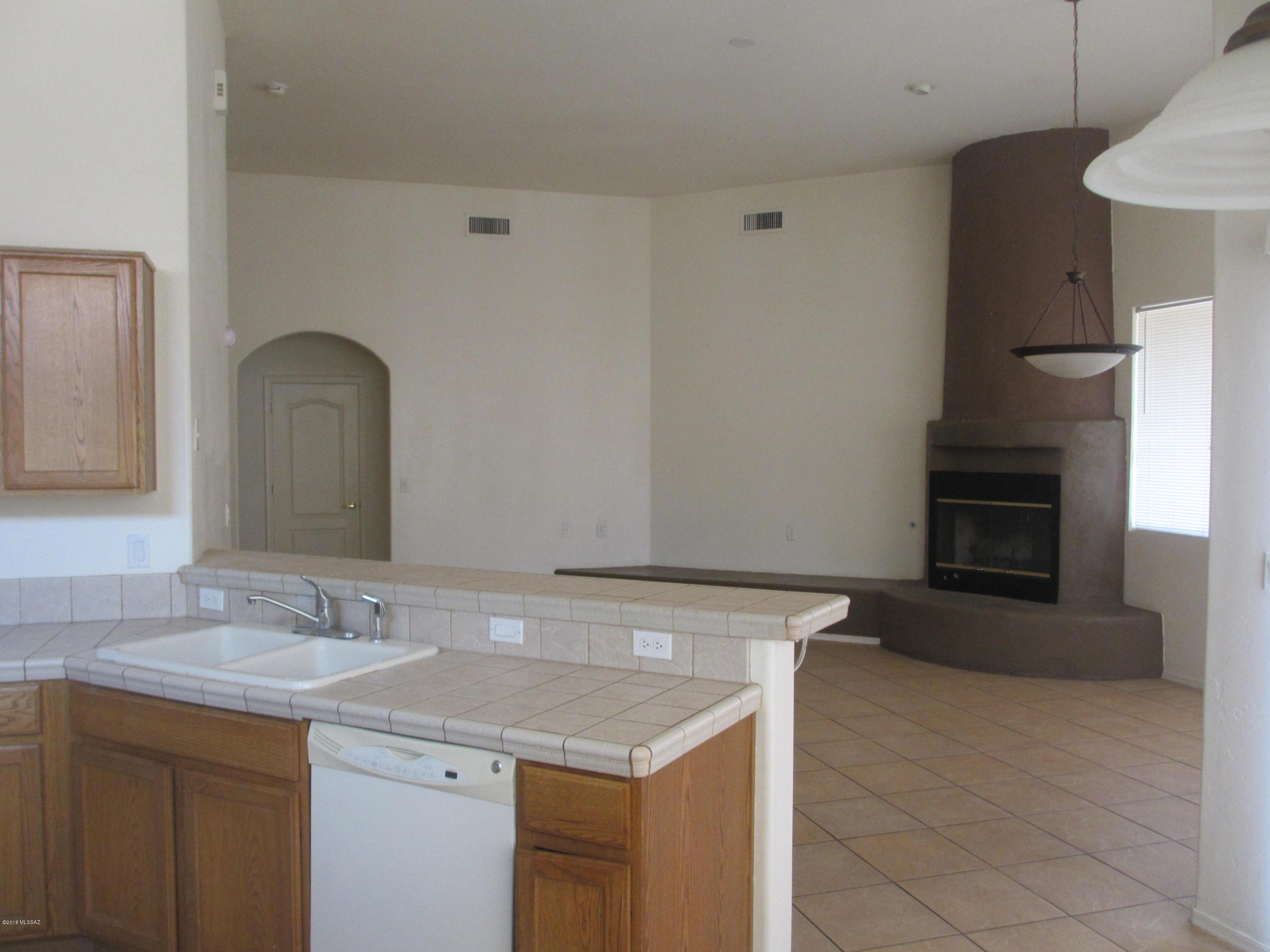 334 Via Bella Donna Rio Rico, AZ 85648 - Photo 16 of 40