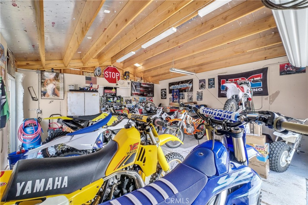13931 Falling Leaf Road Apple Valley, CA 92307 - Photo 29 of 50 Interior of workshop