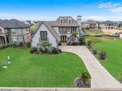 $899,999 | 10812 Bourbon Street, Willis, TX 77318