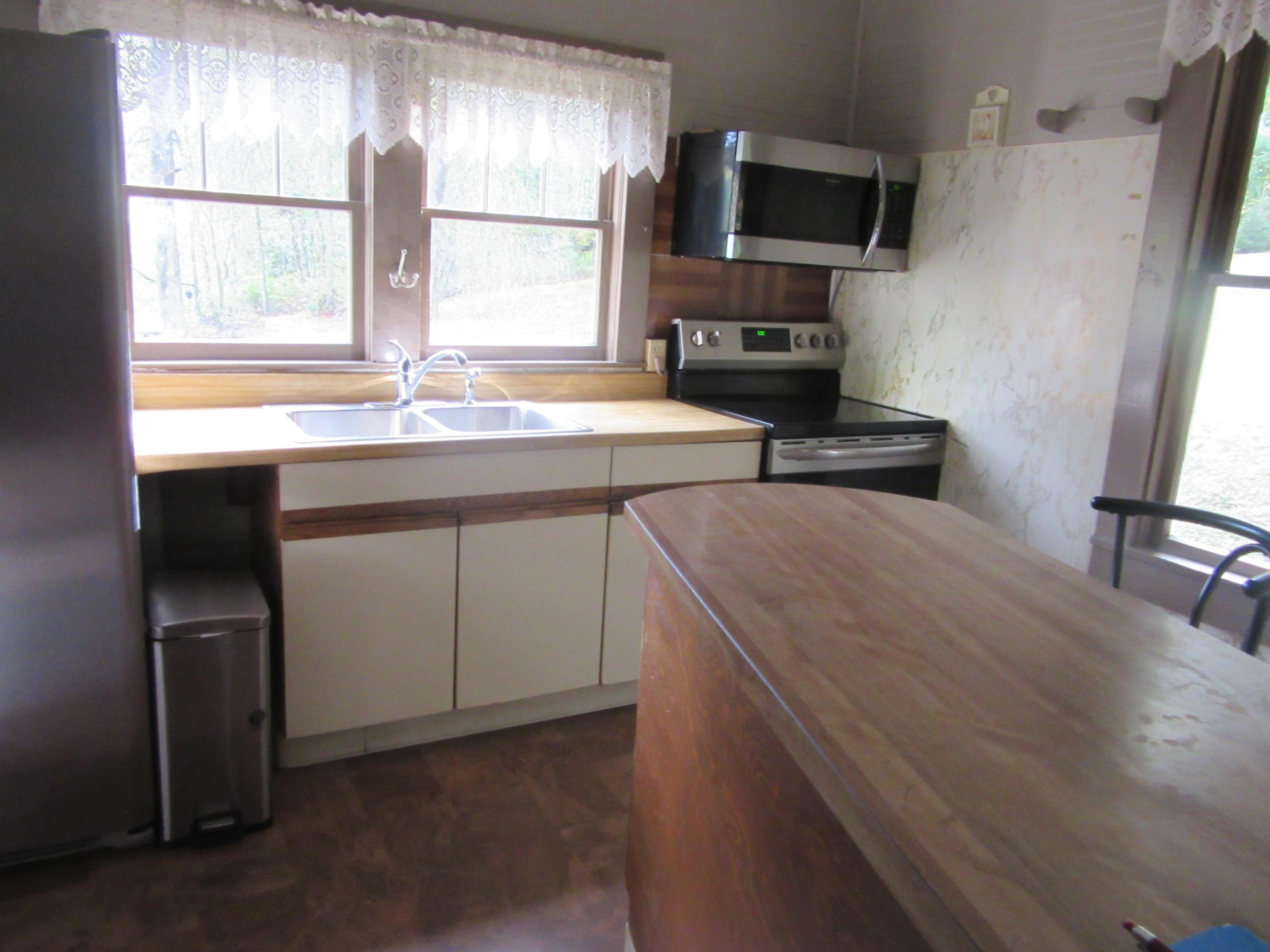 1885 Anjean Road Rupert, WV 25984 - Photo 12 of 31 Gallery Image 12