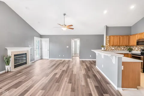 $215,000 | 474 Glenn Villa Lane, Unit 140, Avon, IN 46123