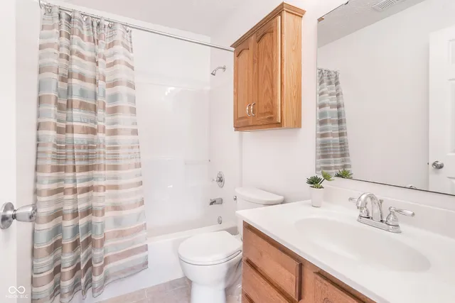 $215,000 | 474 Glenn Villa Lane, Unit 140, Avon, IN 46123