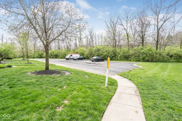 $215,000 | 474 Glenn Villa Lane, Unit 140, Avon, IN 46123