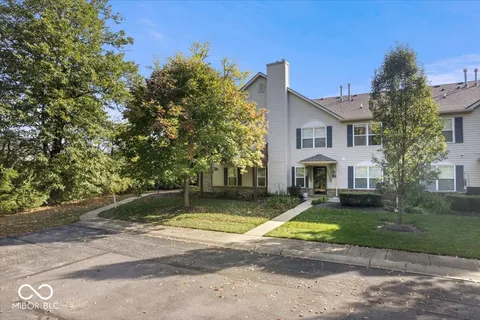 $215,000 | 474 Glenn Villa Lane, Unit 140, Avon, IN 46123