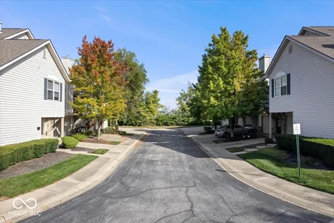 $215,000 | 474 Glenn Villa Lane, Unit 140, Avon, IN 46123