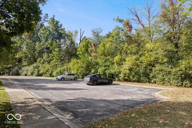 $215,000 | 474 Glenn Villa Lane, Unit 140, Avon, IN 46123