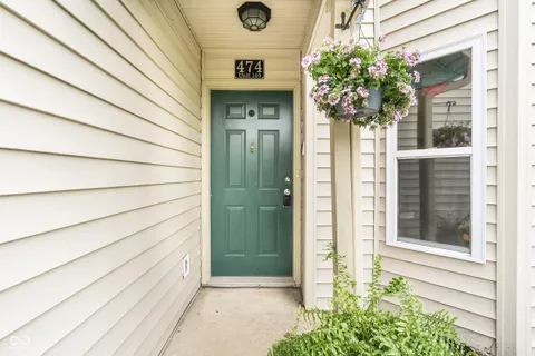 $215,000 | 474 Glenn Villa Lane, Unit 140, Avon, IN 46123