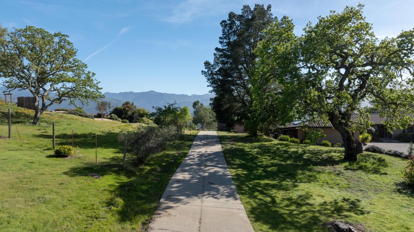 34994 Sky Ranch Road Carmel Valley, CA 93924 - Photo 4 of 36