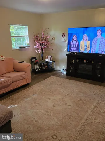 $219,900 | 42 Oakmont Drive, New Castle, DE 19720