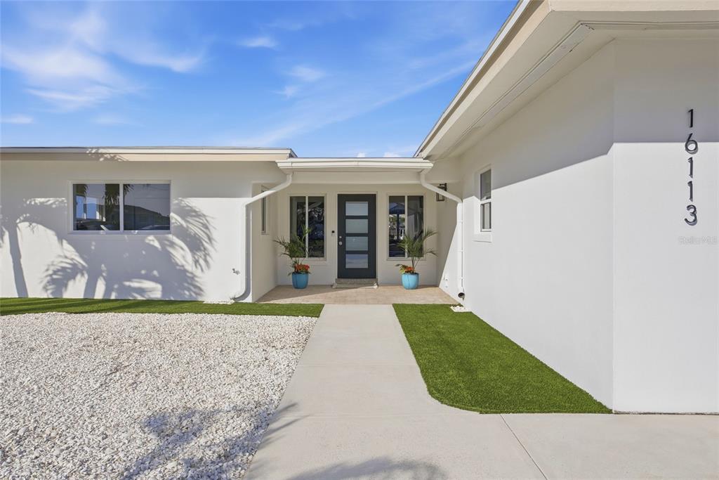 16113 5th Street East Redington Beach, FL 33708 - Photo 9 of 59