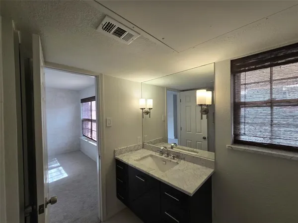$1,800 | 5200 Martel Avenue, Unit 13D, Dallas, TX 75206