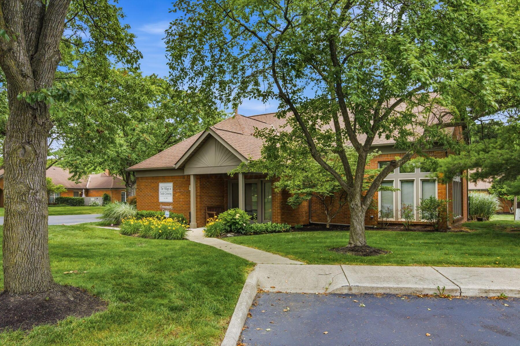 5831 Locbury Lane, Unit R Dublin, OH 43016 - Photo 4 of 35