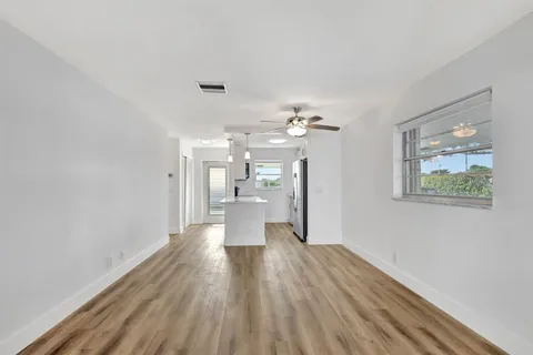 $125,000 | 300 Southwest Golfview Terrace, Unit 131, Boynton Beach, FL 33426