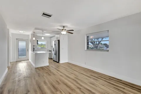 $125,000 | 300 Southwest Golfview Terrace, Unit 131, Boynton Beach, FL 33426