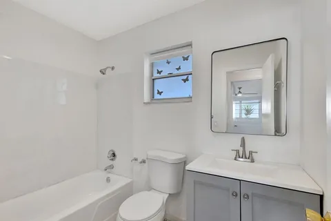 $125,000 | 300 Southwest Golfview Terrace, Unit 131, Boynton Beach, FL 33426