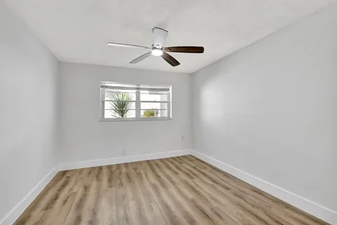 $125,000 | 300 Southwest Golfview Terrace, Unit 131, Boynton Beach, FL 33426