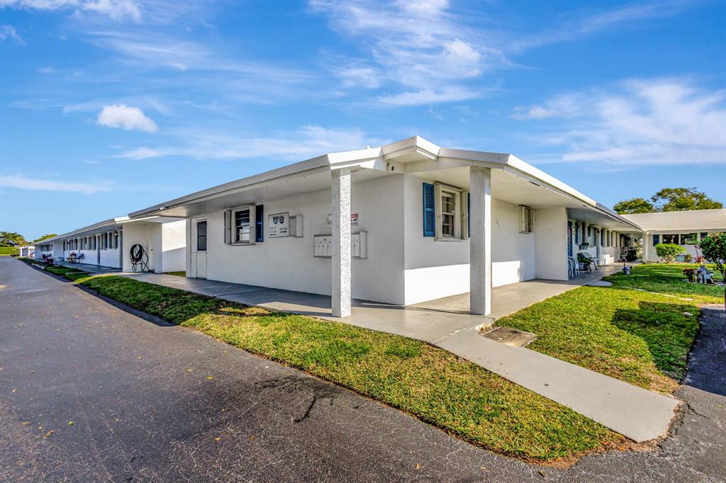 300 Southwest Golfview Terrace, Unit 131 Boynton Beach, FL 33426 - Photo 34 of 57