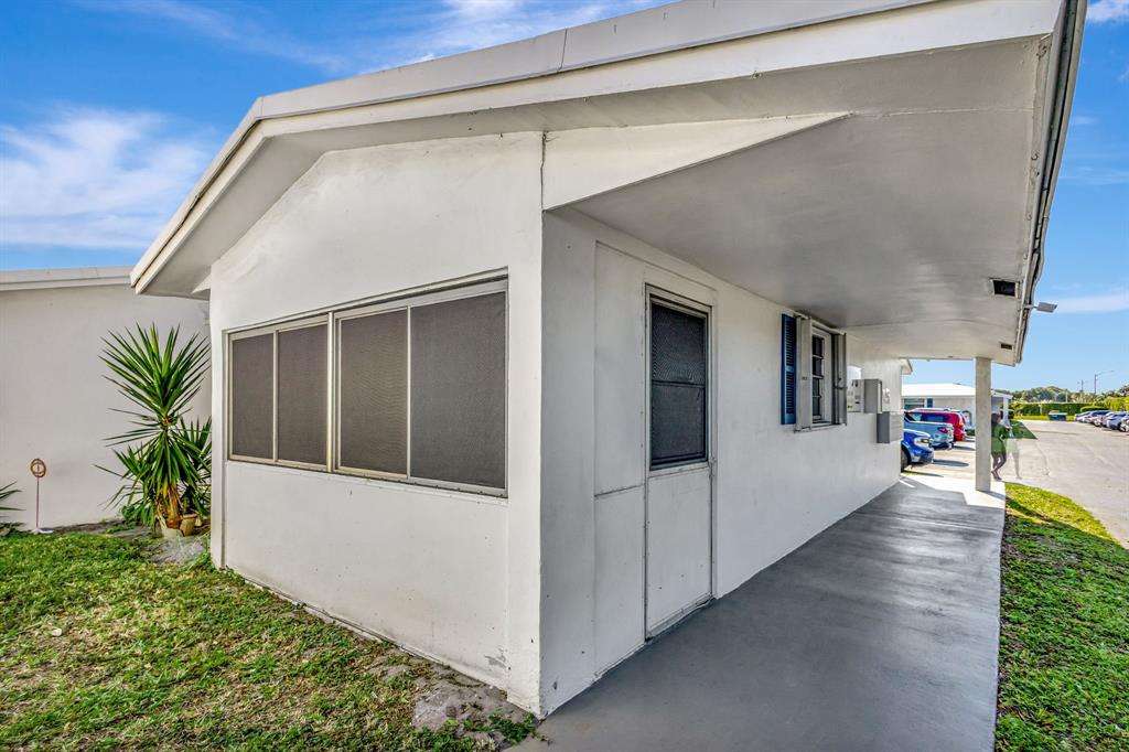 300 Southwest Golfview Terrace, Unit 131 Boynton Beach, FL 33426 - Photo 40 of 57 a view of a porch