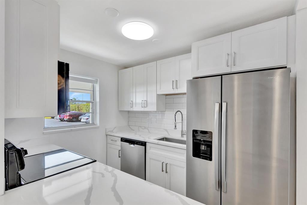 300 Southwest Golfview Terrace, Unit 131 Boynton Beach, FL 33426 - Photo 9 of 57