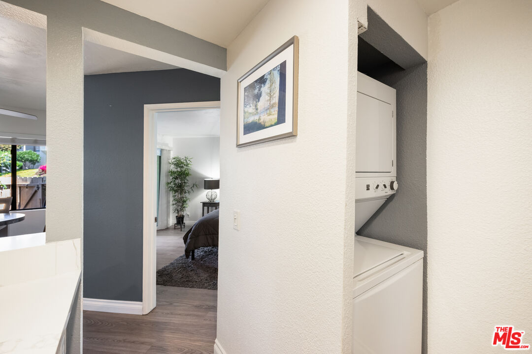 2963 Alwood Court Spring Valley, CA 91978 - Photo 8 of 20 a view of a living room