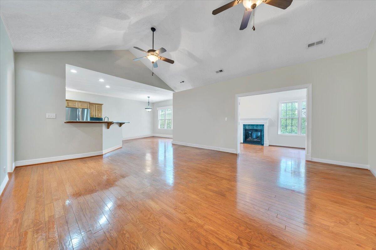 4447 Bonsack Road Northeast Roanoke, VA 24012 - Photo 11 of 42 1-MIB00717-R5 Virtually Emptied