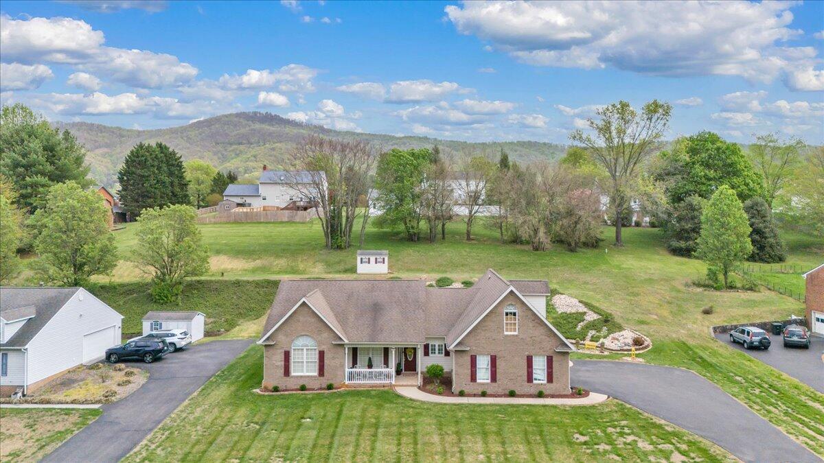 4447 Bonsack Road Northeast Roanoke, VA 24012 - Photo 2 of 42 Front Scenic View